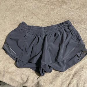 Lululemon Hotty Hot Shorts 2inch